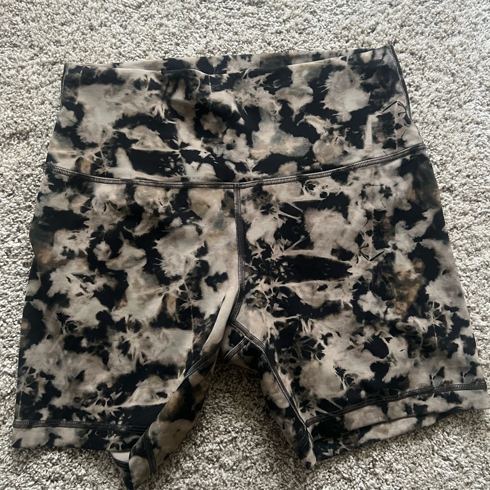 Lululemon Align shorts